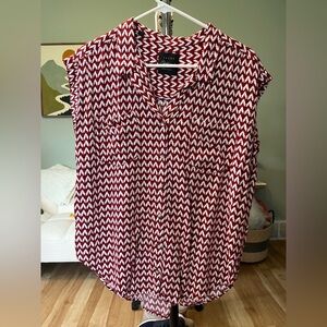 Jachs Chevron-Print Sleeveless Button-Down Top in Red and White